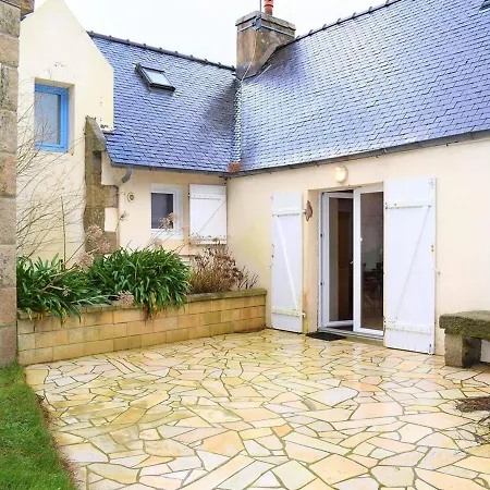 Maison Bretonne Avec Cour Fleurie, Wifi Et Velos A 1,4 Km Des Plages A - Fr-1-368-71 *