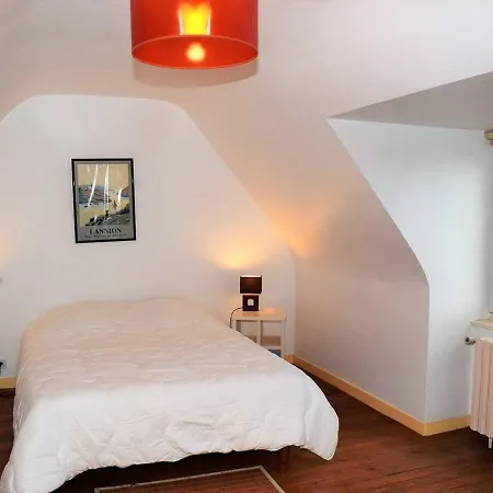 Ferienhaus Maison Bretonne Avec Cour Fleurie, Wifi Et Velos A 1,4 Km Des Plages A - Fr-1-368-71 *