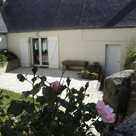 Maison Bretonne Avec Cour Fleurie, Wifi Et Velos A 1,4 Km Des Plages A - Fr-1-368-71 Ferienhaus